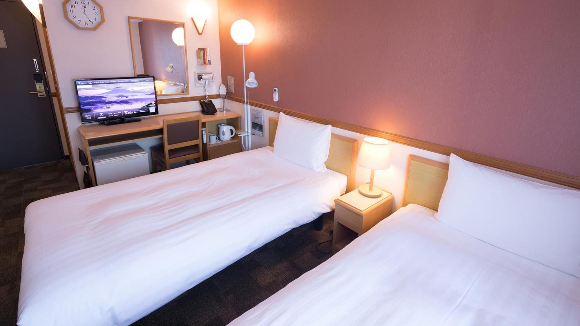 Toyoko Inn Nagoya Owari Ichinomiya Ekimae Номер фото