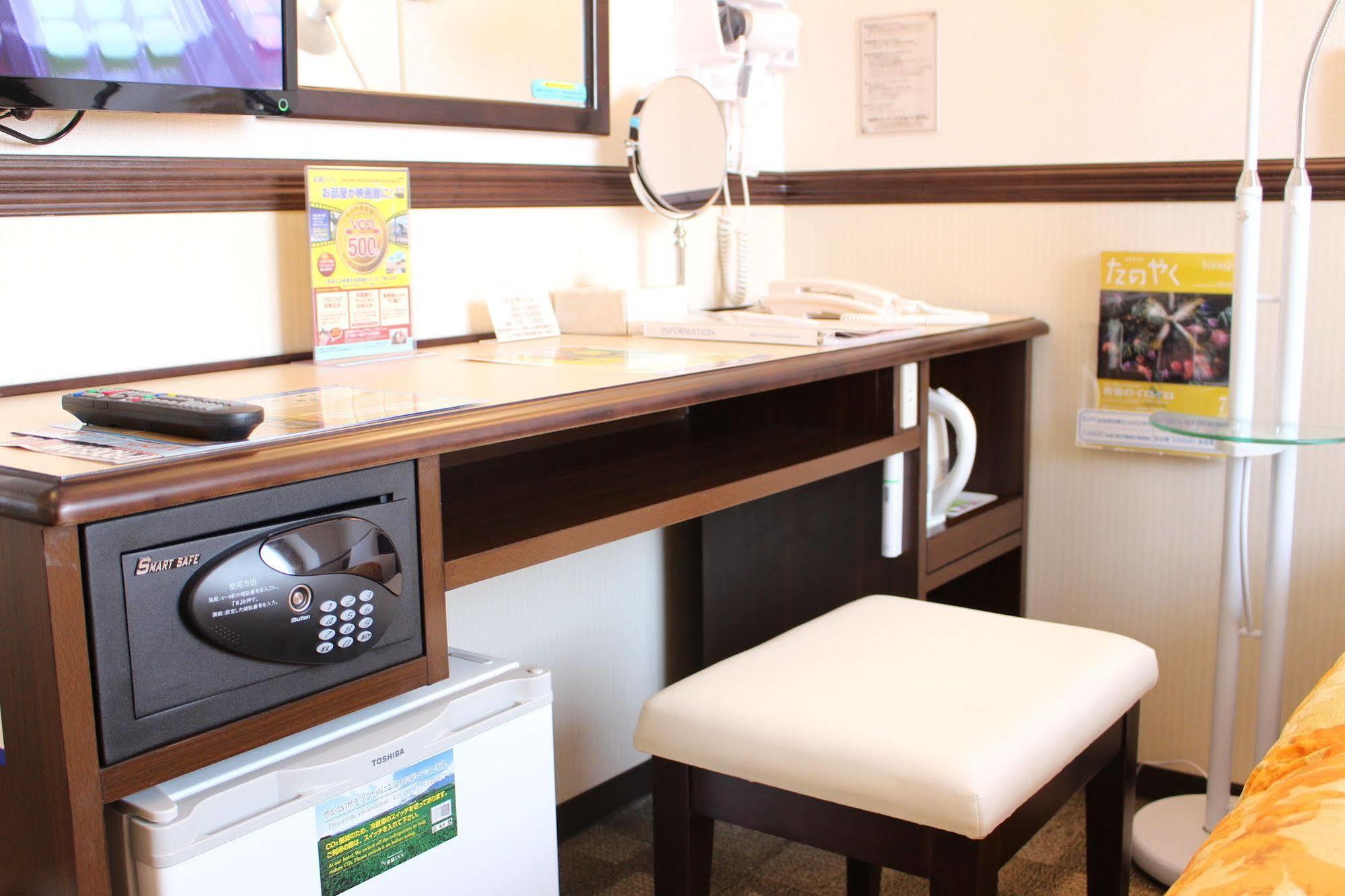 Toyoko Inn Nagoya Owari Ichinomiya Ekimae Екстер'єр фото